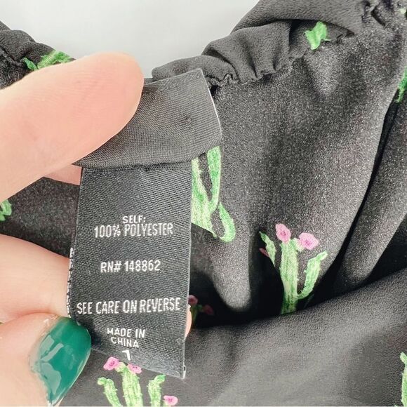 Torrid Cactus Chiffon Ruffle Sleeveless Top‎ - Picture 7 of 7